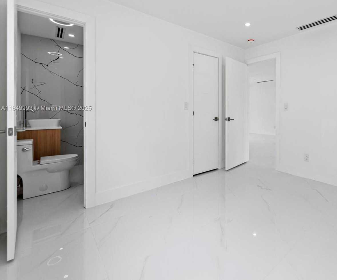Small Image of 1007 CITRUS ISLE, Fort Lauderdale Number 18