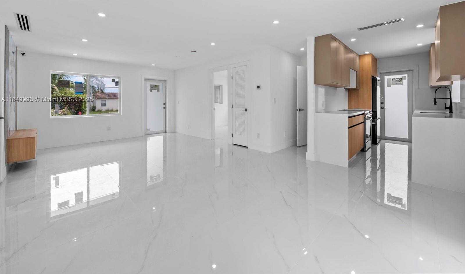Small Image of 1007 CITRUS ISLE, Fort Lauderdale Number 21