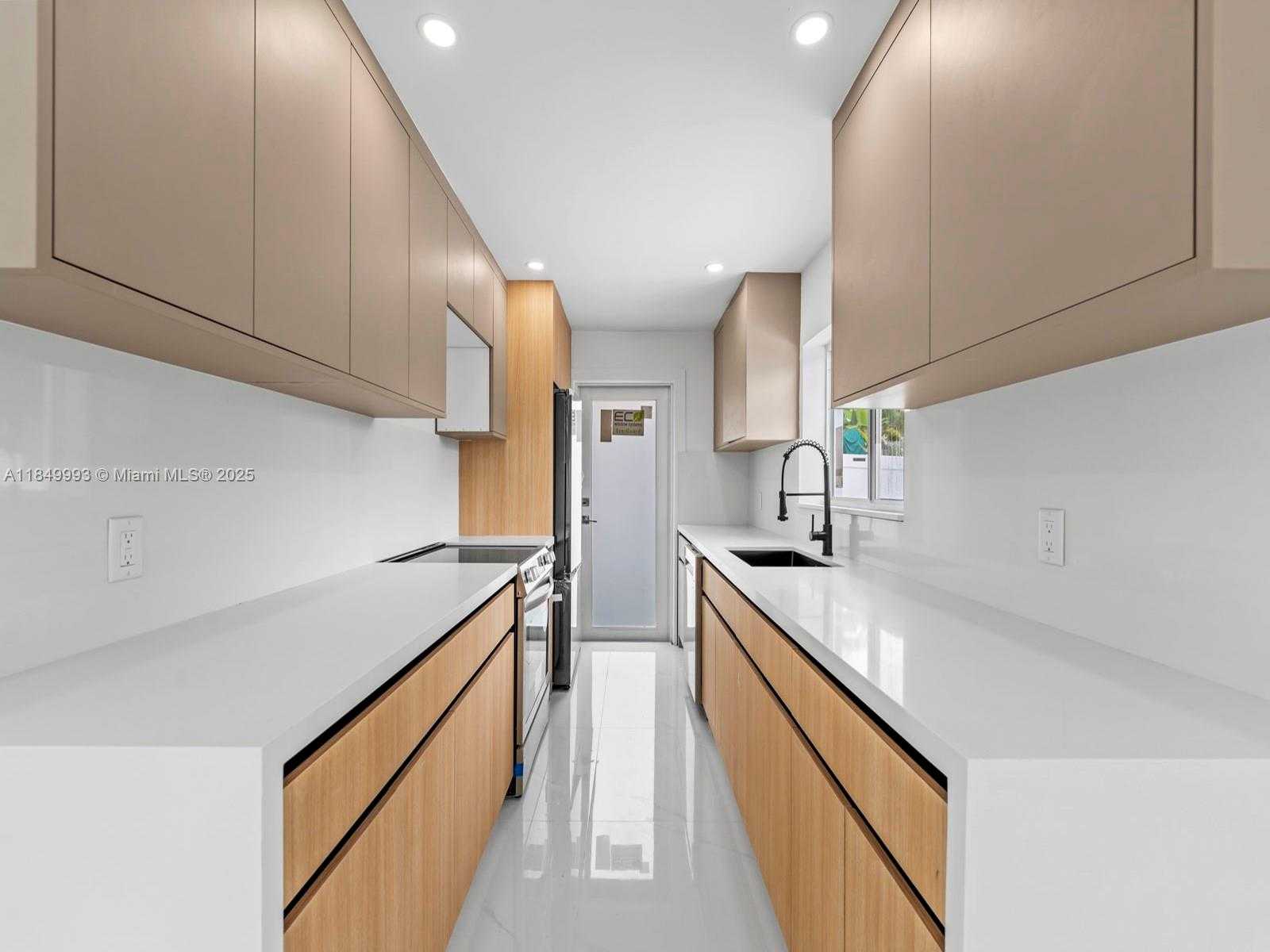 Small Image of 1007 CITRUS ISLE, Fort Lauderdale Number 24