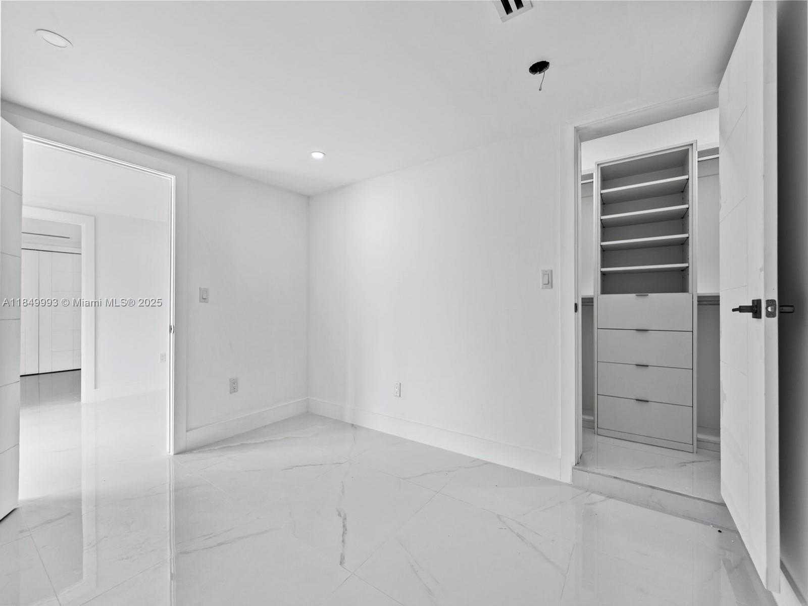 Small Image of 1007 CITRUS ISLE, Fort Lauderdale Number 31