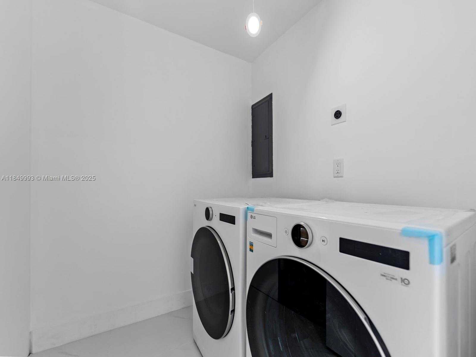 Small Image of 1007 CITRUS ISLE, Fort Lauderdale Number 32