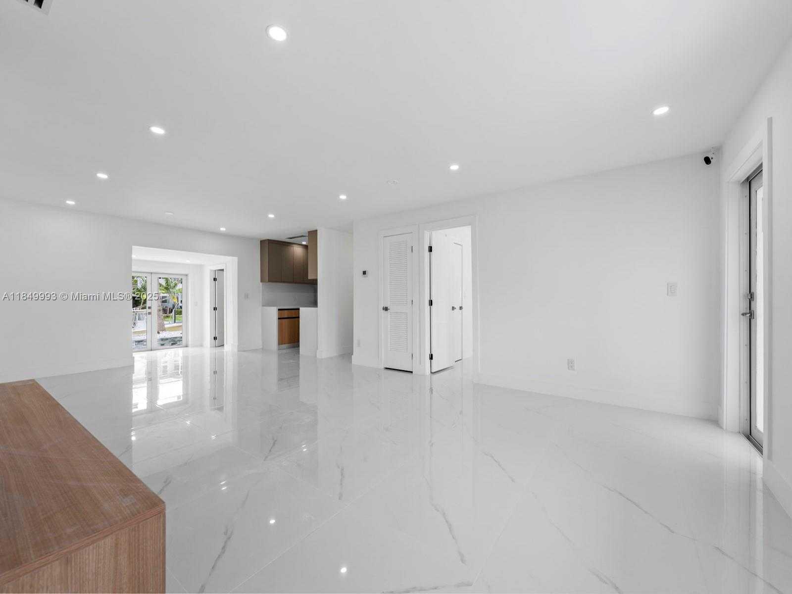 Small Image of 1007 CITRUS ISLE, Fort Lauderdale Number 35