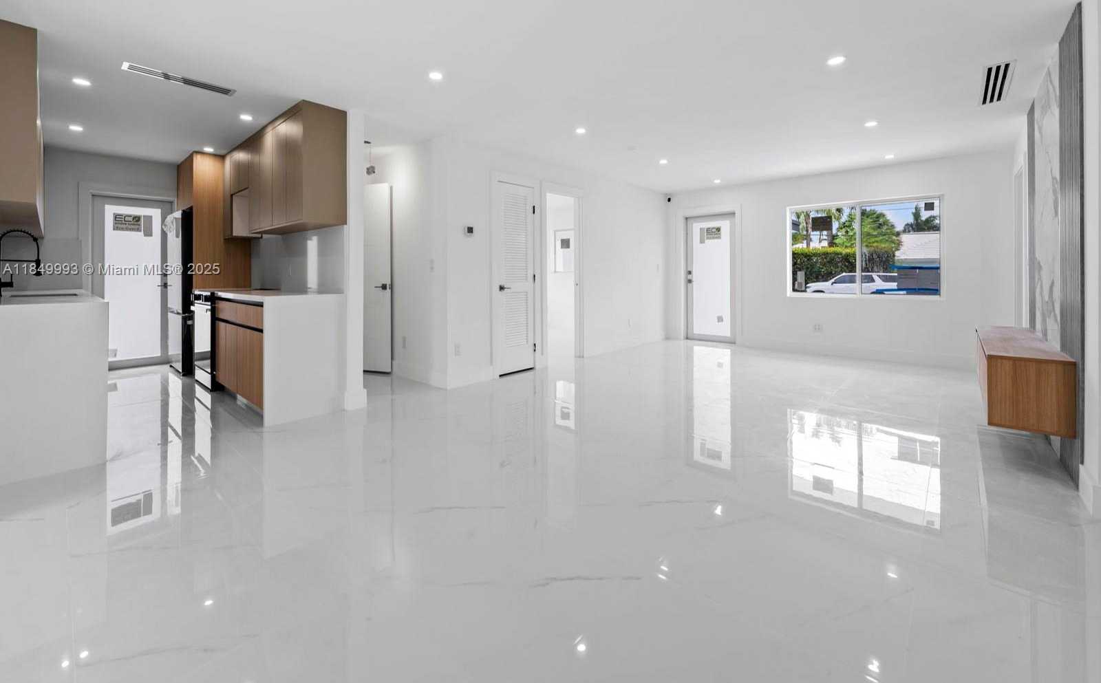 Small Image of 1007 CITRUS ISLE, Fort Lauderdale Number 37