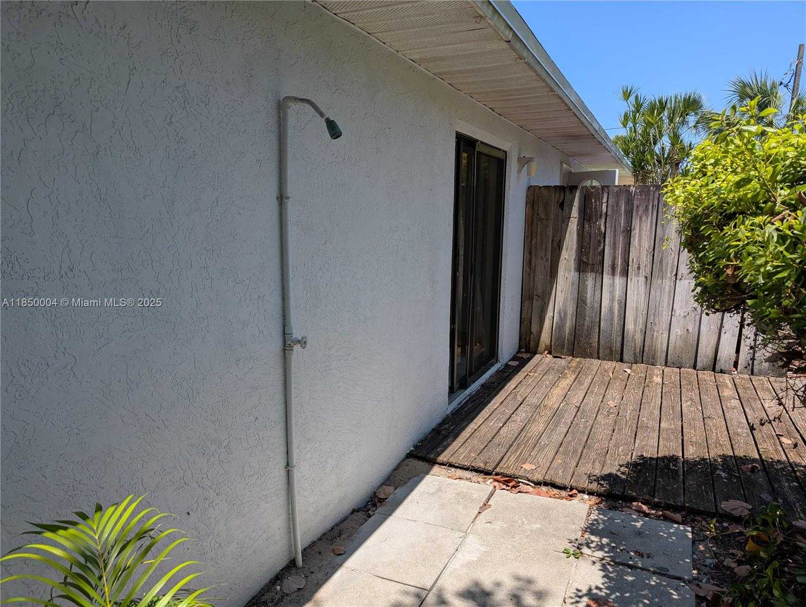 Small Image of 915 TURTLE COVE LN #2, Vero Beach Number 10