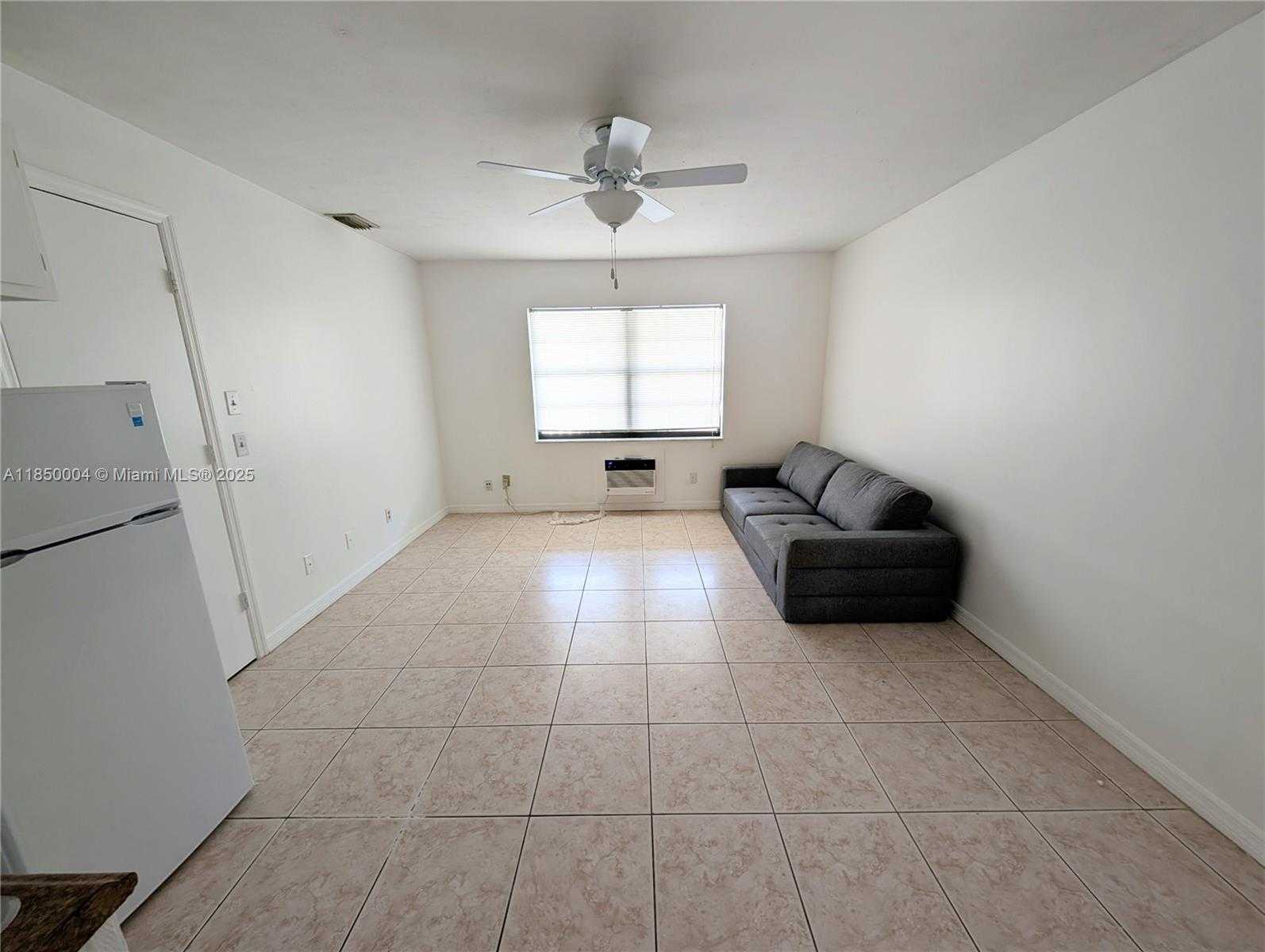 Small Image of 915 TURTLE COVE LN #2, Vero Beach Number 12