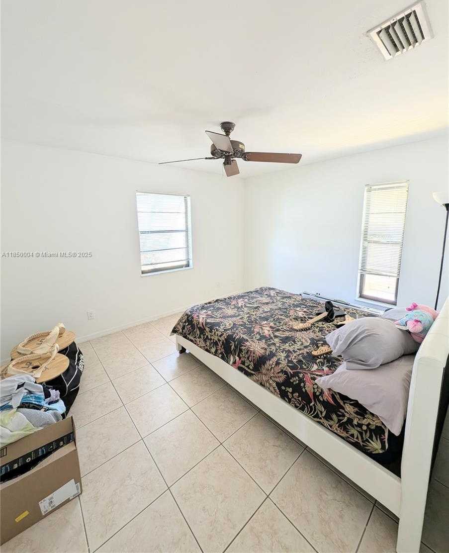Small Image of 915 TURTLE COVE LN #2, Vero Beach Number 18