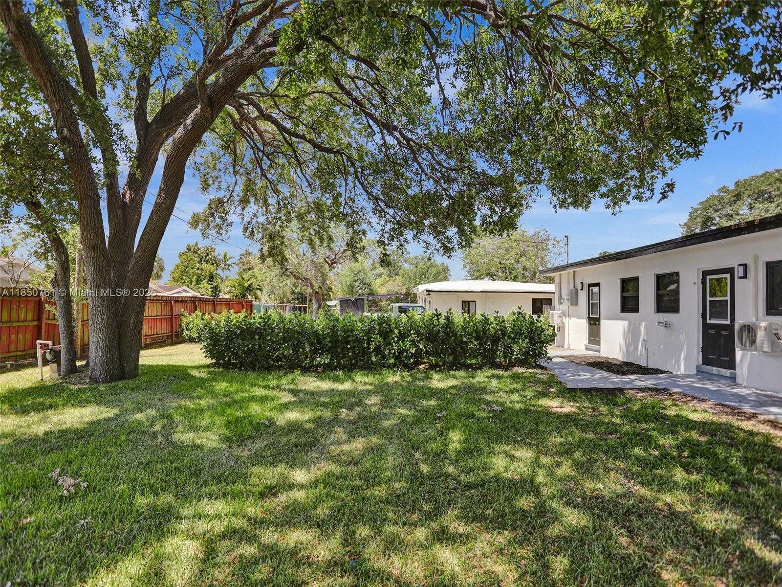 Small Image of 950 SOUTH WEST 29TH ST, Fort Lauderdale Number 6