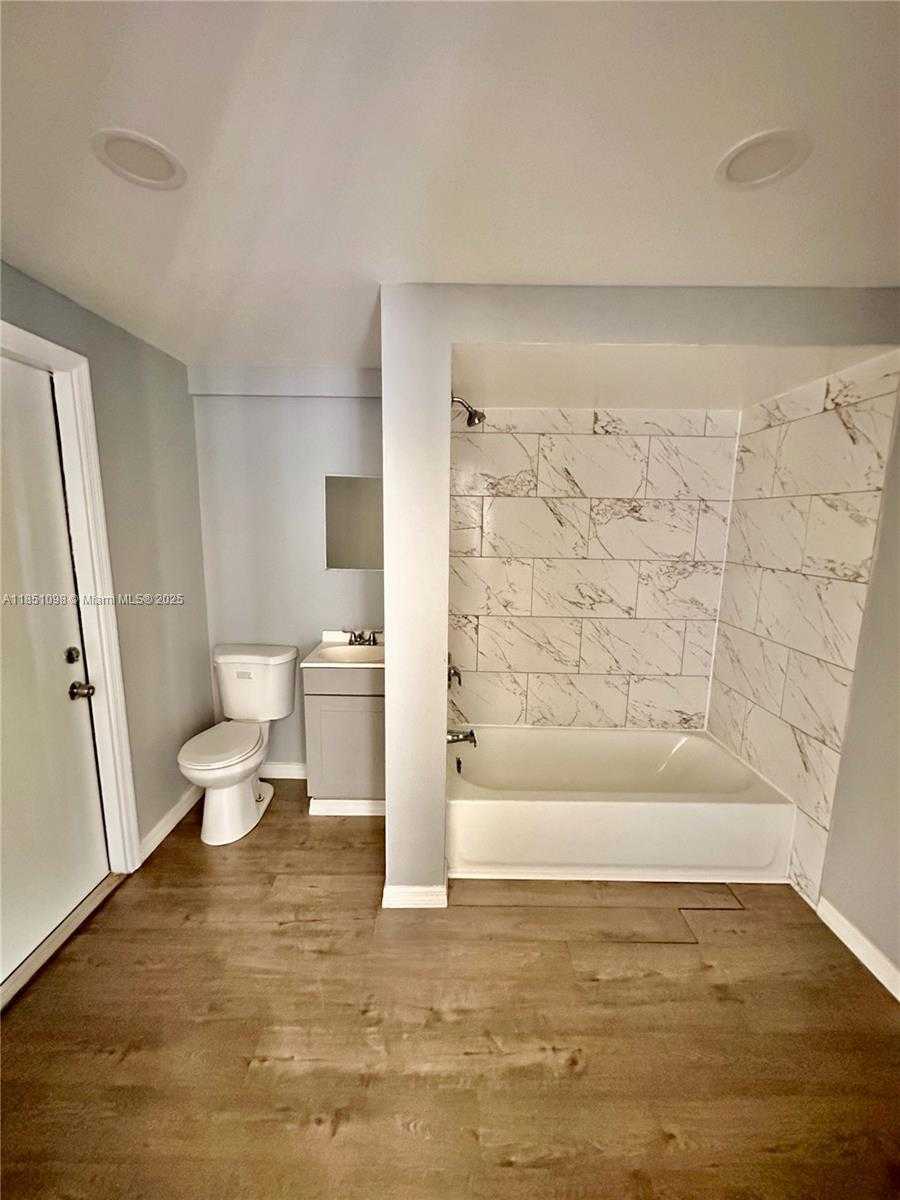 Small Image of 6326 NORTH WEST 4TH AVE, Miami Number 4
