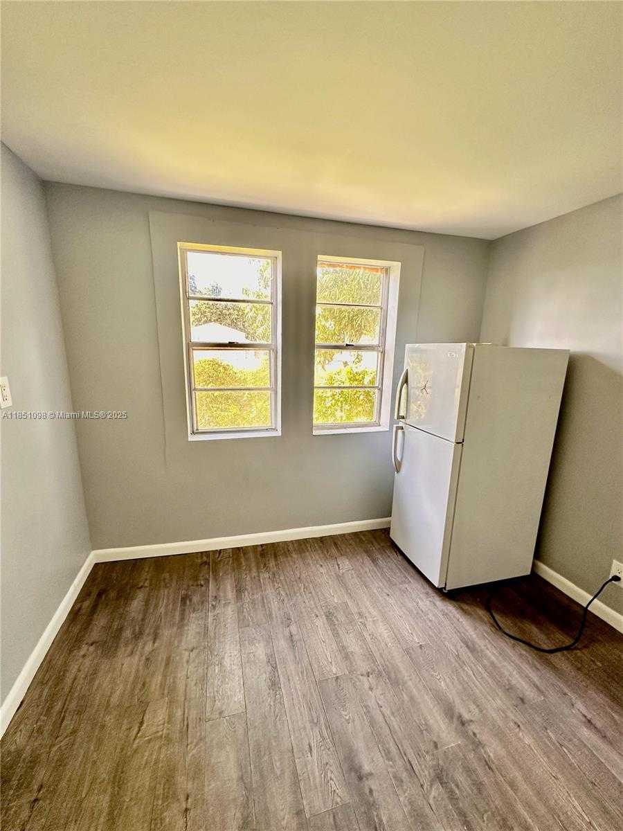 Small Image of 6326 NORTH WEST 4TH AVE, Miami Number 5