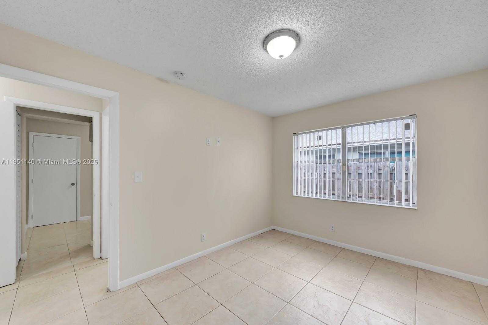 Small Image of 2610 RIVERLAND DR #2, Fort Lauderdale Number 10