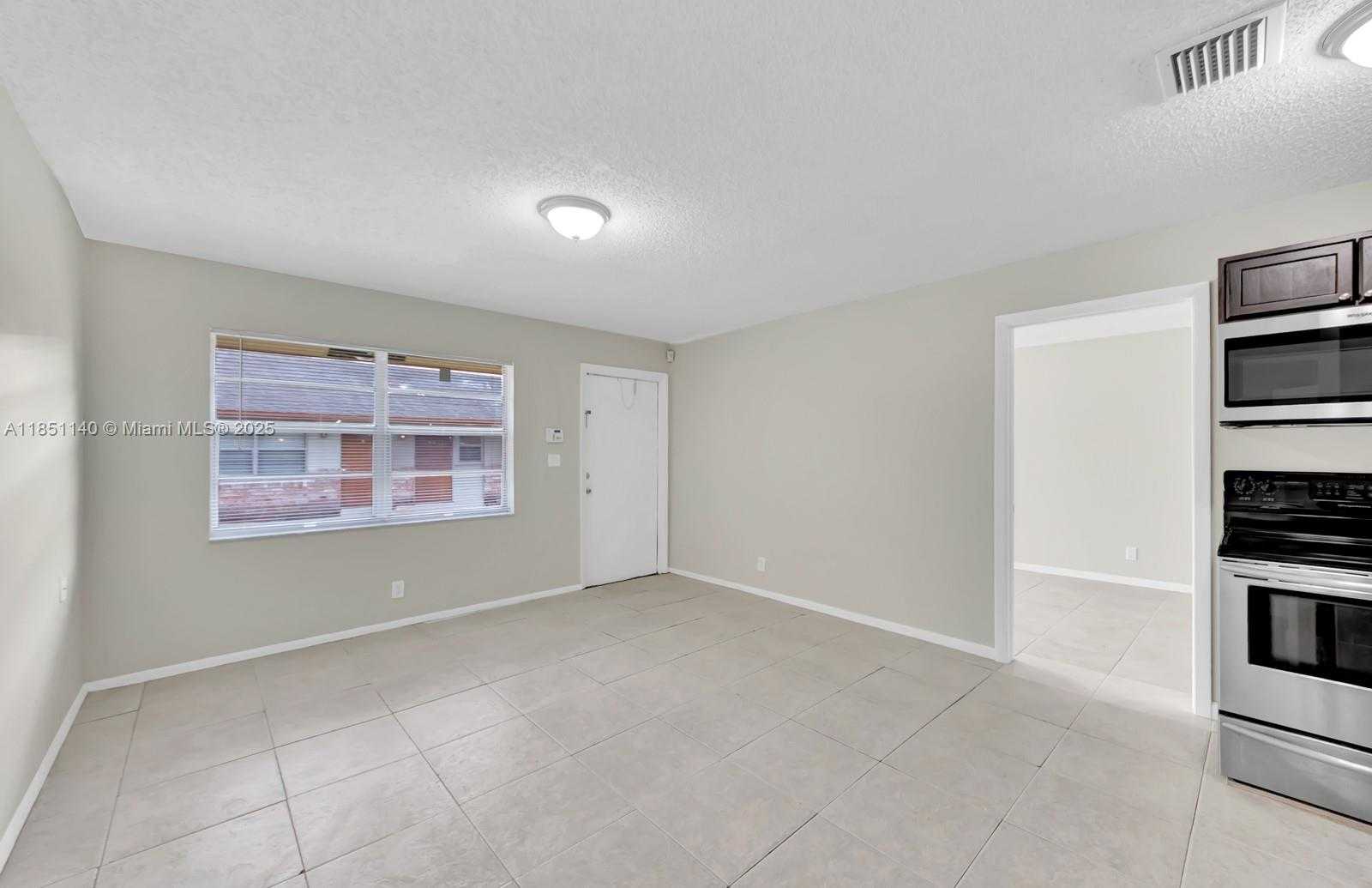 Small Image of 2610 RIVERLAND DR #2, Fort Lauderdale Number 13