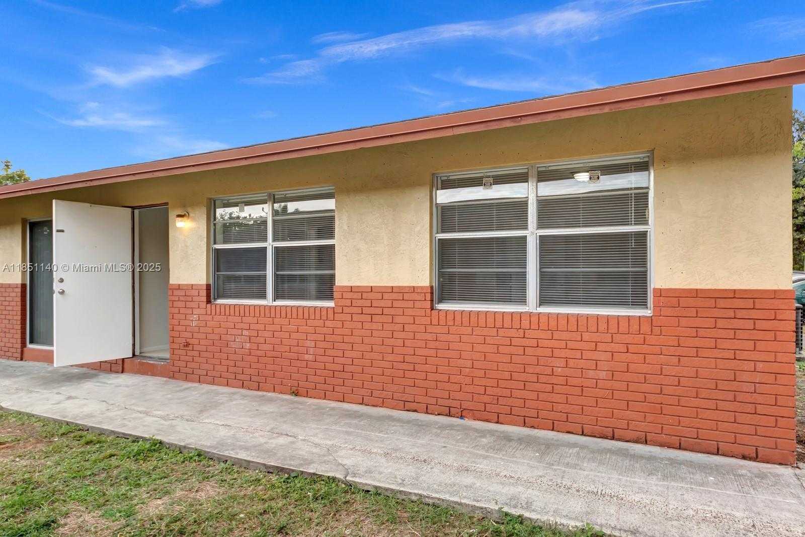 Small Image of 2610 RIVERLAND DR #2, Fort Lauderdale Number 14
