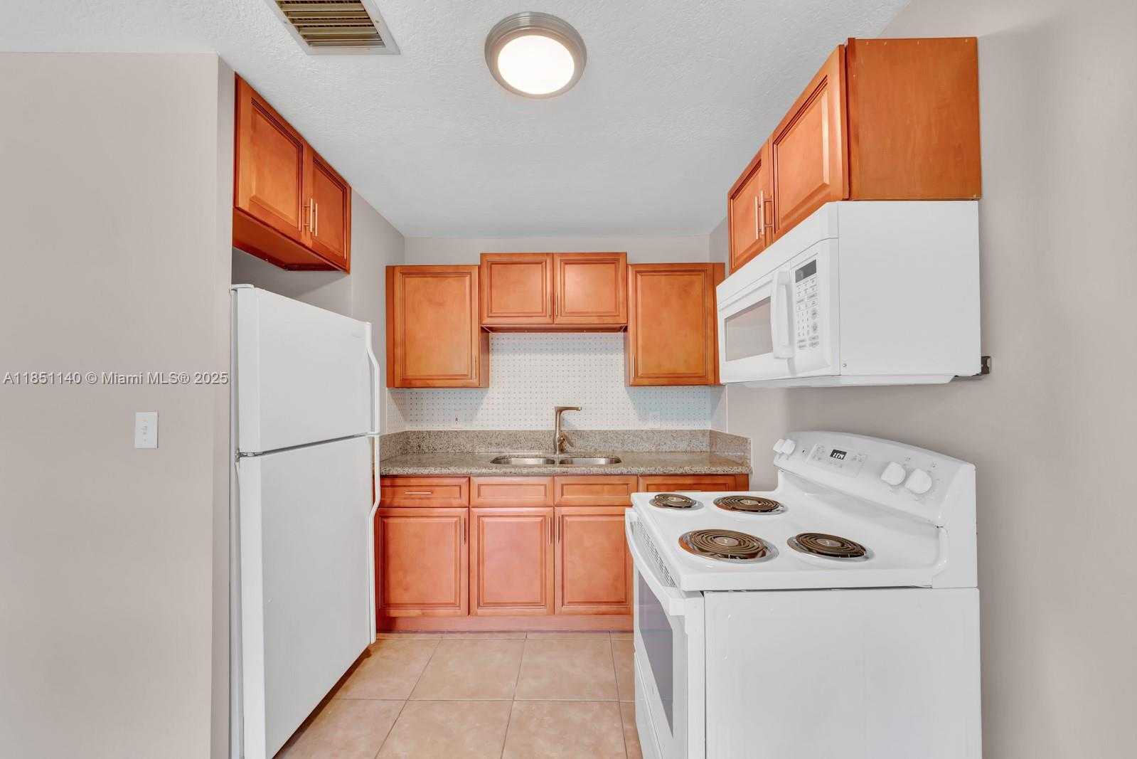 Small Image of 2610 RIVERLAND DR #2, Fort Lauderdale Number 18