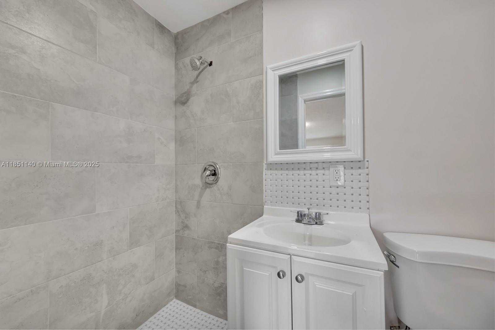 Small Image of 2610 RIVERLAND DR #2, Fort Lauderdale Number 23