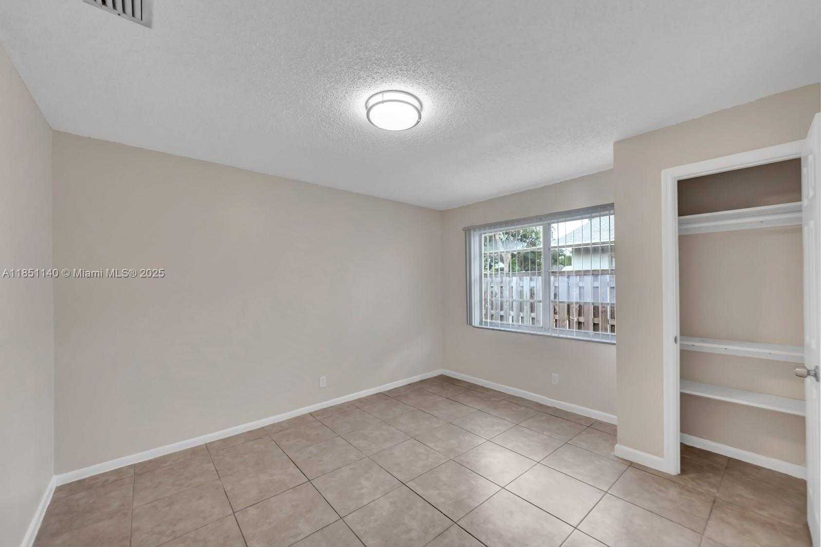 Small Image of 2610 RIVERLAND DR #2, Fort Lauderdale Number 29