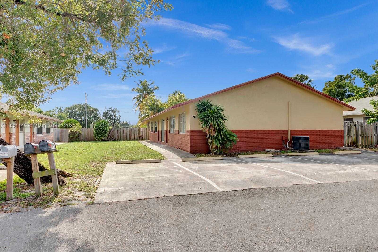 Small Image of 2610 RIVERLAND DR #2, Fort Lauderdale Number 36