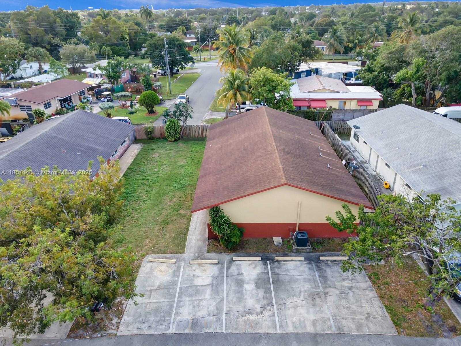 Small Image of 2610 RIVERLAND DR #2, Fort Lauderdale Number 37