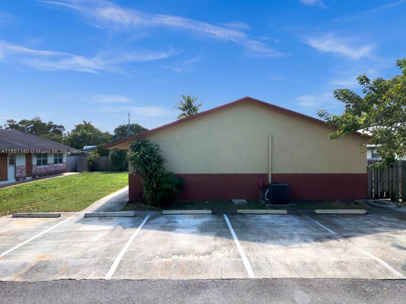 Small Image of 2610 RIVERLAND DR #2, Fort Lauderdale Number 39