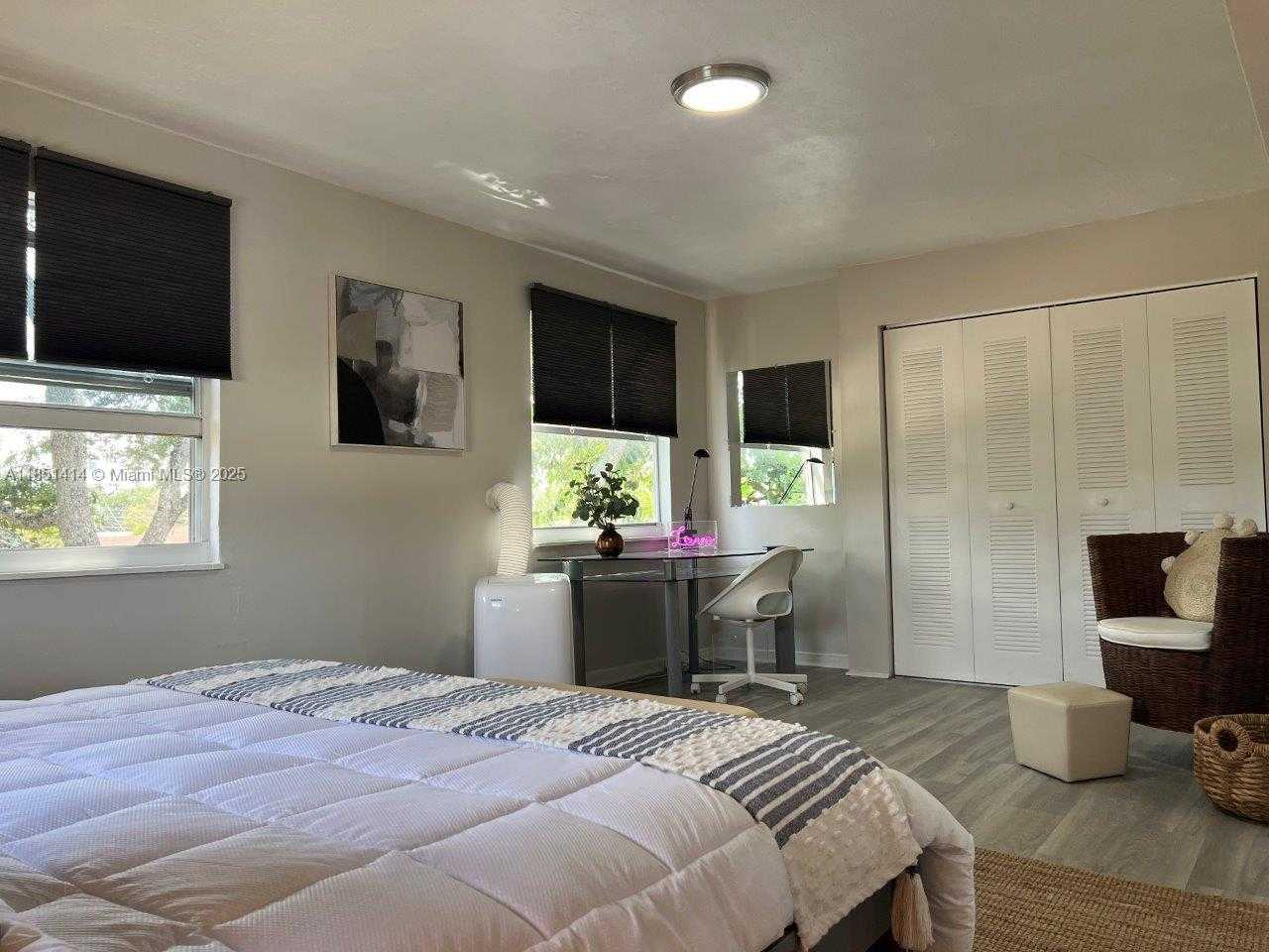 Small Image of 2205 ROOSEVELT ST, Hollywood Number 14