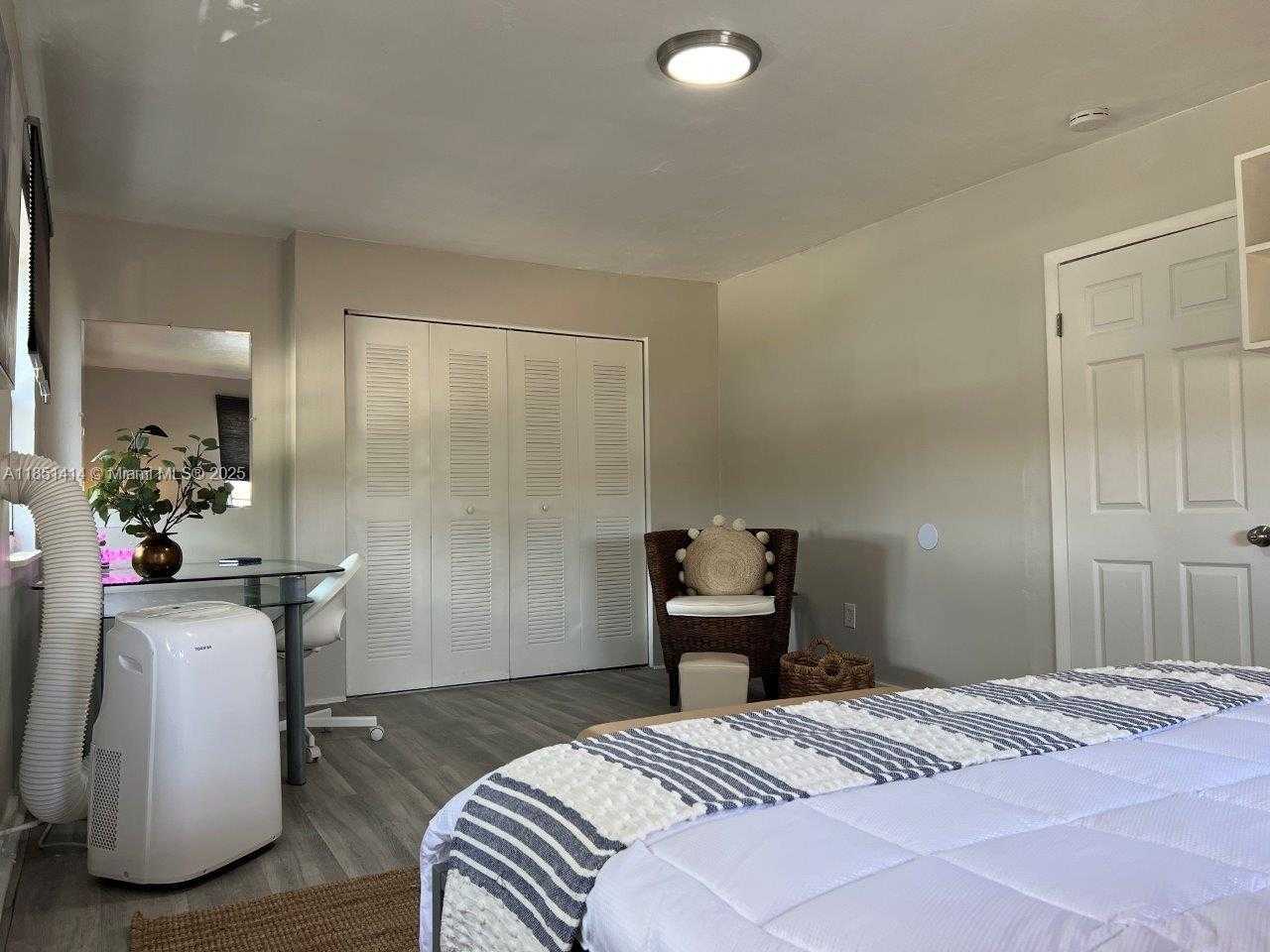 Small Image of 2205 ROOSEVELT ST, Hollywood Number 15