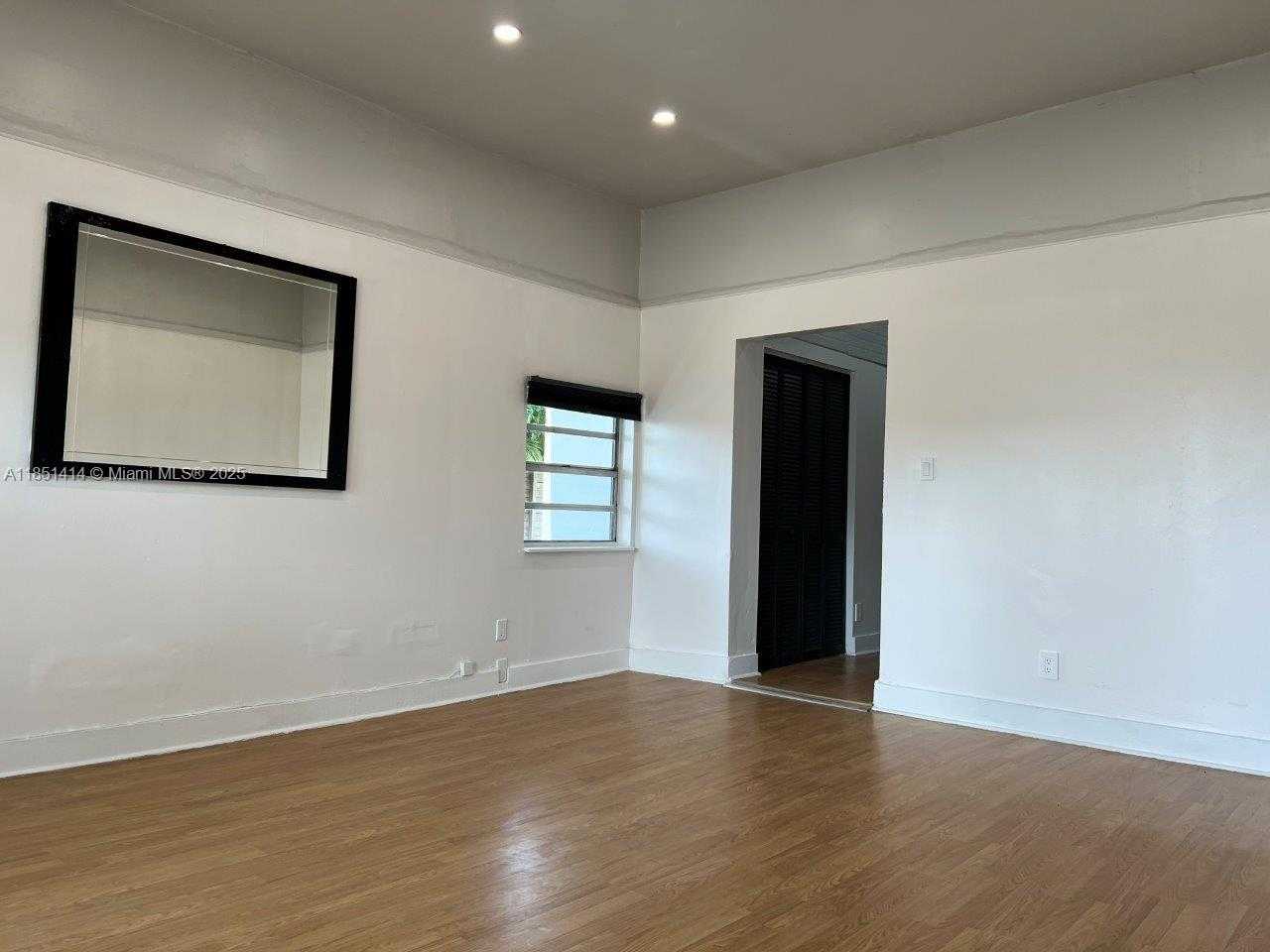 Small Image of 2205 ROOSEVELT ST, Hollywood Number 32
