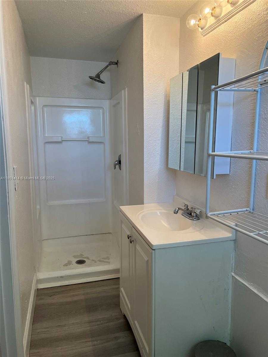 Small Image of 2205 ROOSEVELT ST, Hollywood Number 4