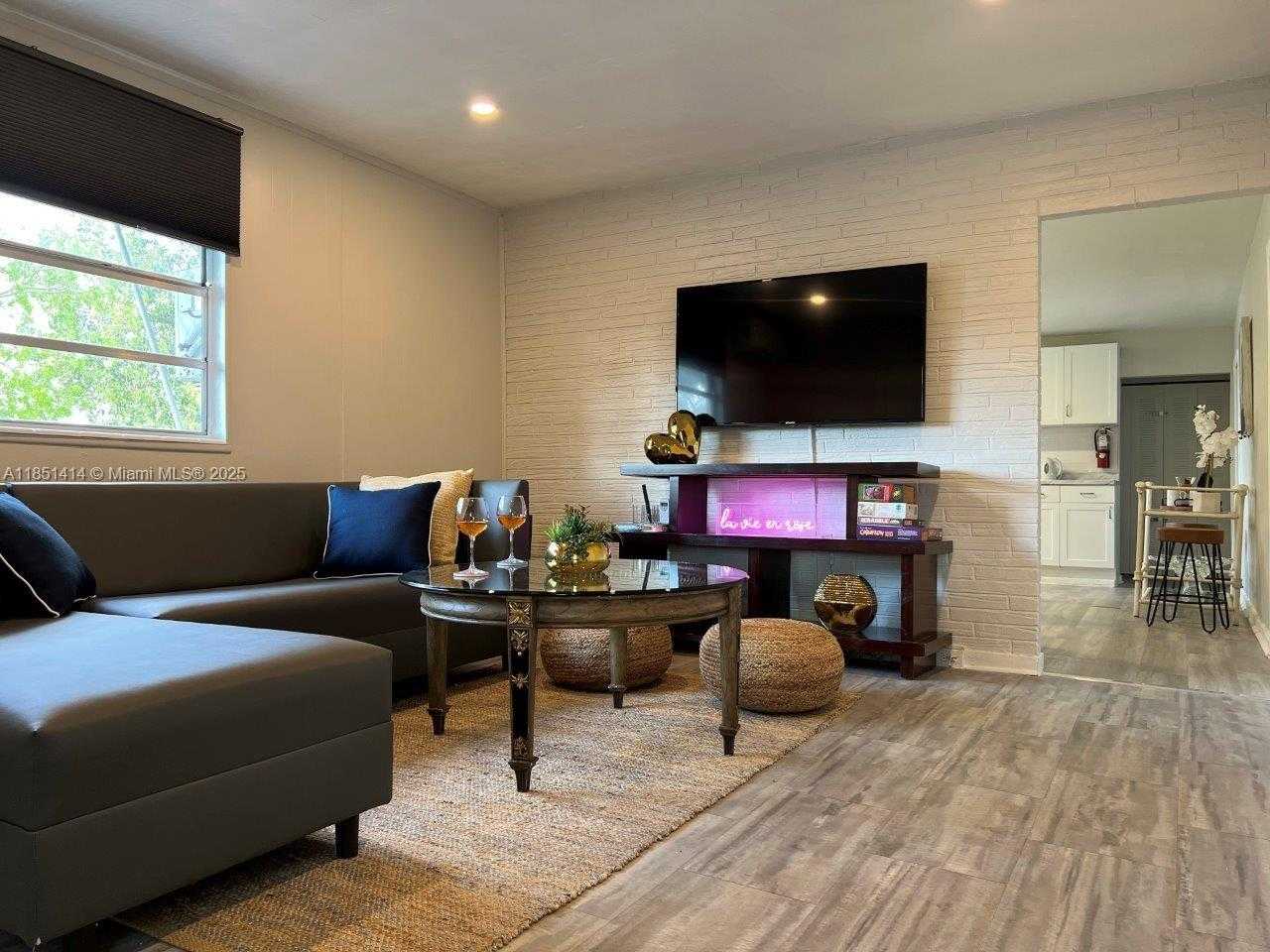 Small Image of 2205 ROOSEVELT ST, Hollywood Number 43