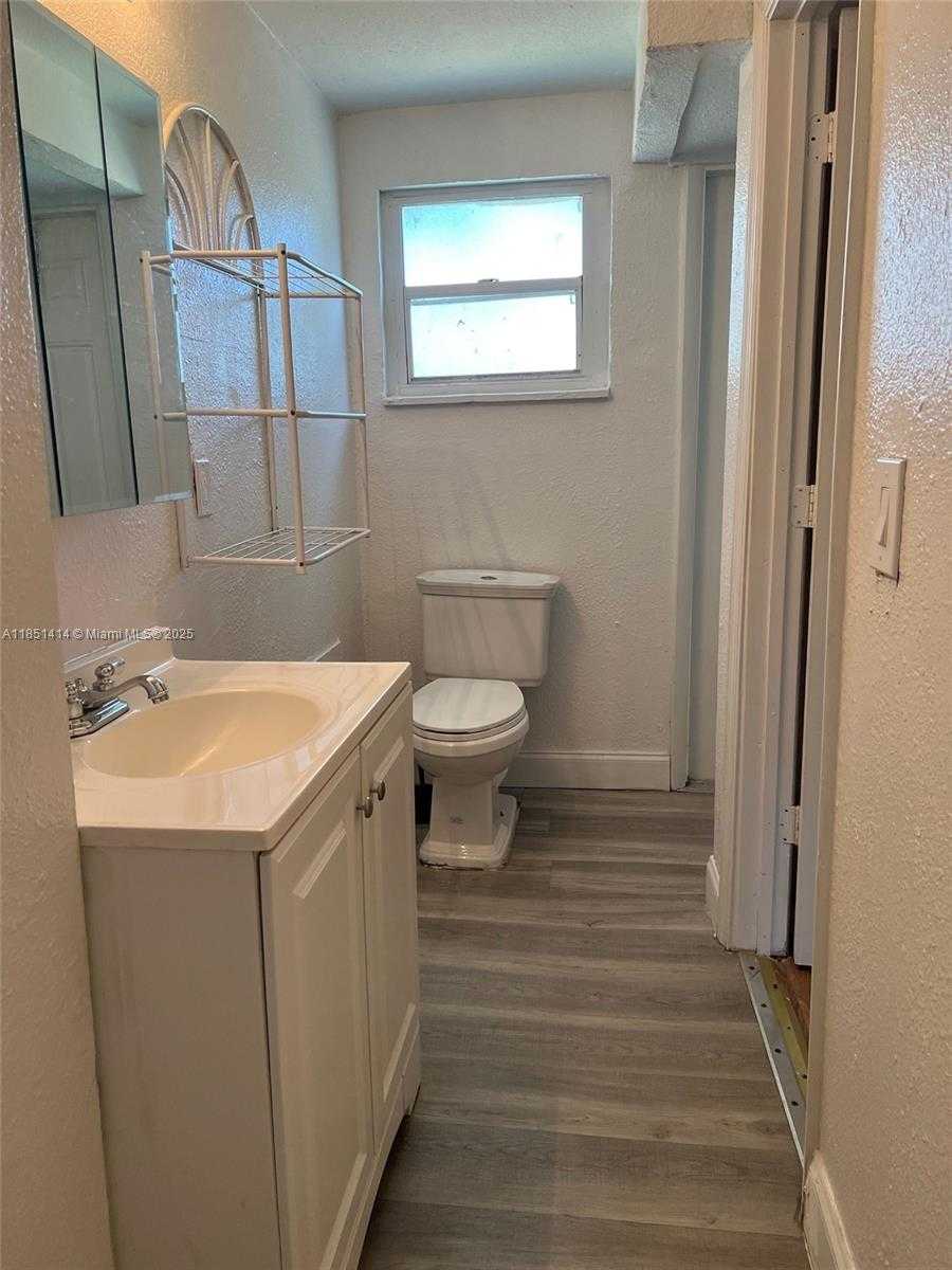 Small Image of 2205 ROOSEVELT ST, Hollywood Number 5