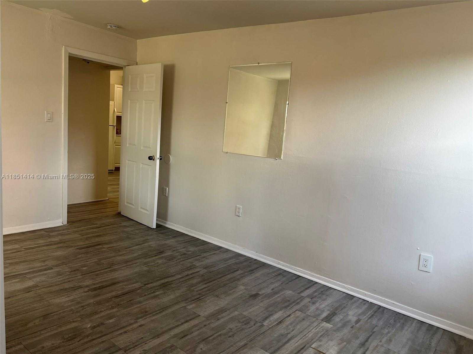 Small Image of 2205 ROOSEVELT ST, Hollywood Number 7