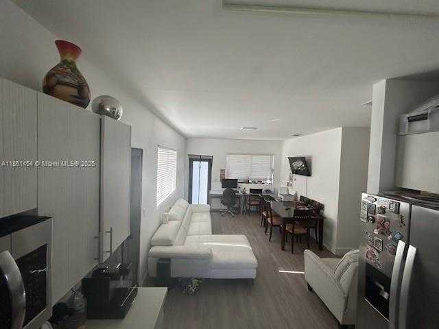 Small Image of 3066 NORTH WEST 92ND ST, Miami Number 13