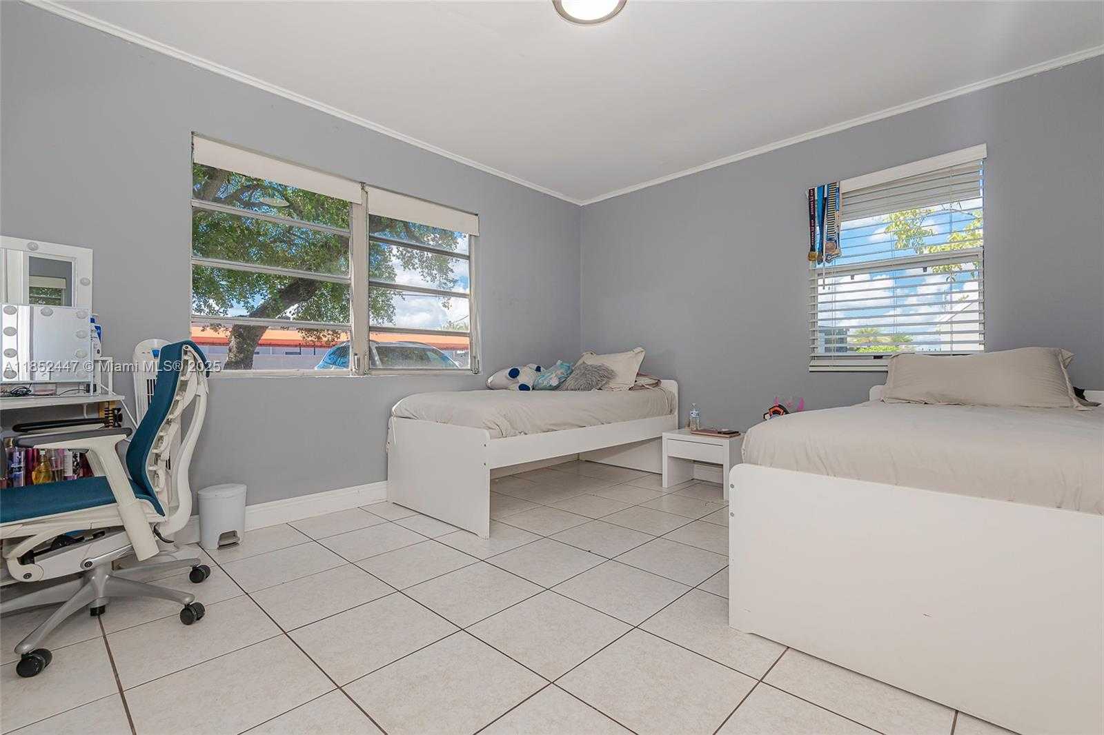 Small Image of 1521 NORTH EAST 131ST ST, North Miami Number 10