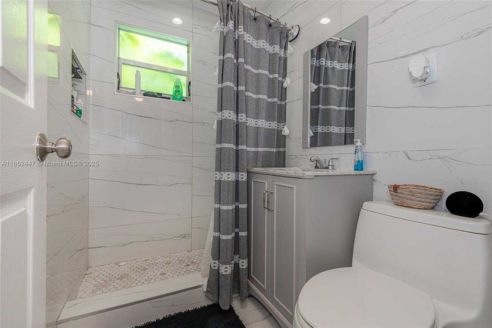 Small Image of 1521 NORTH EAST 131ST ST, North Miami Number 13