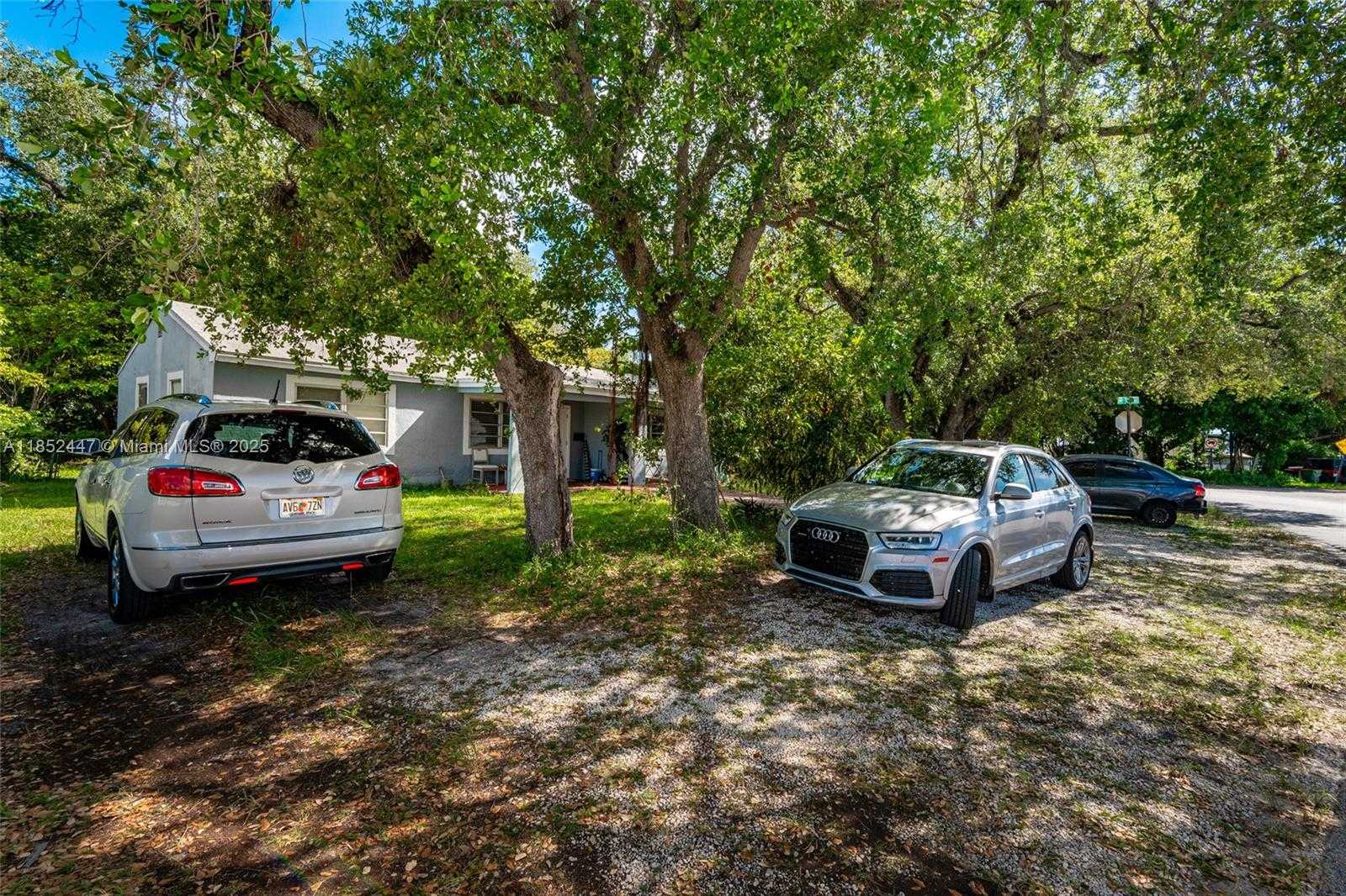 Small Image of 1521 NORTH EAST 131ST ST, North Miami Number 37