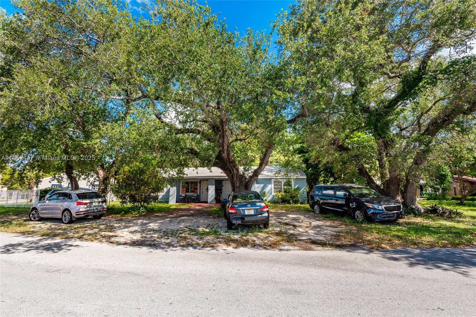Small Image of 1521 NORTH EAST 131ST ST, North Miami Number 38