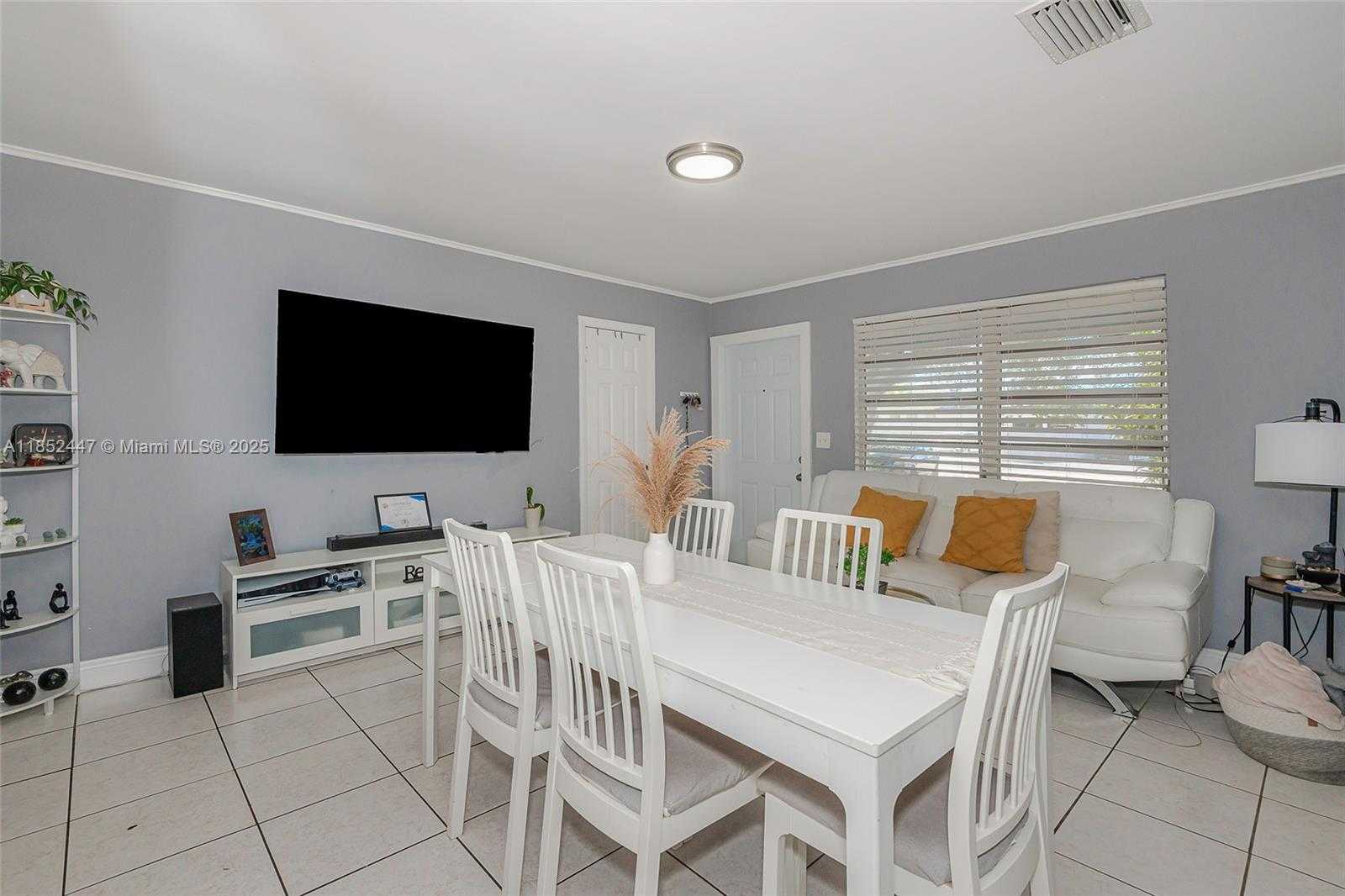 Small Image of 1521 NORTH EAST 131ST ST, North Miami Number 4