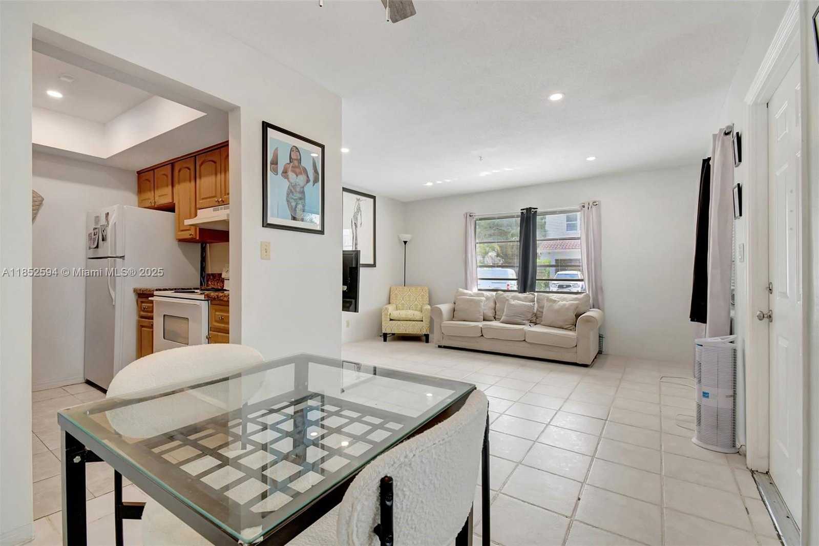 Small Image of 1213 SOUTH EAST 1ST ST, Fort Lauderdale Number 12