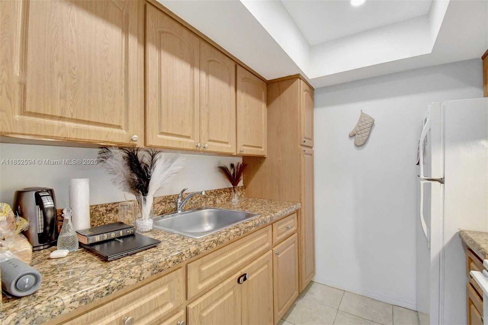 Small Image of 1213 SOUTH EAST 1ST ST, Fort Lauderdale Number 14
