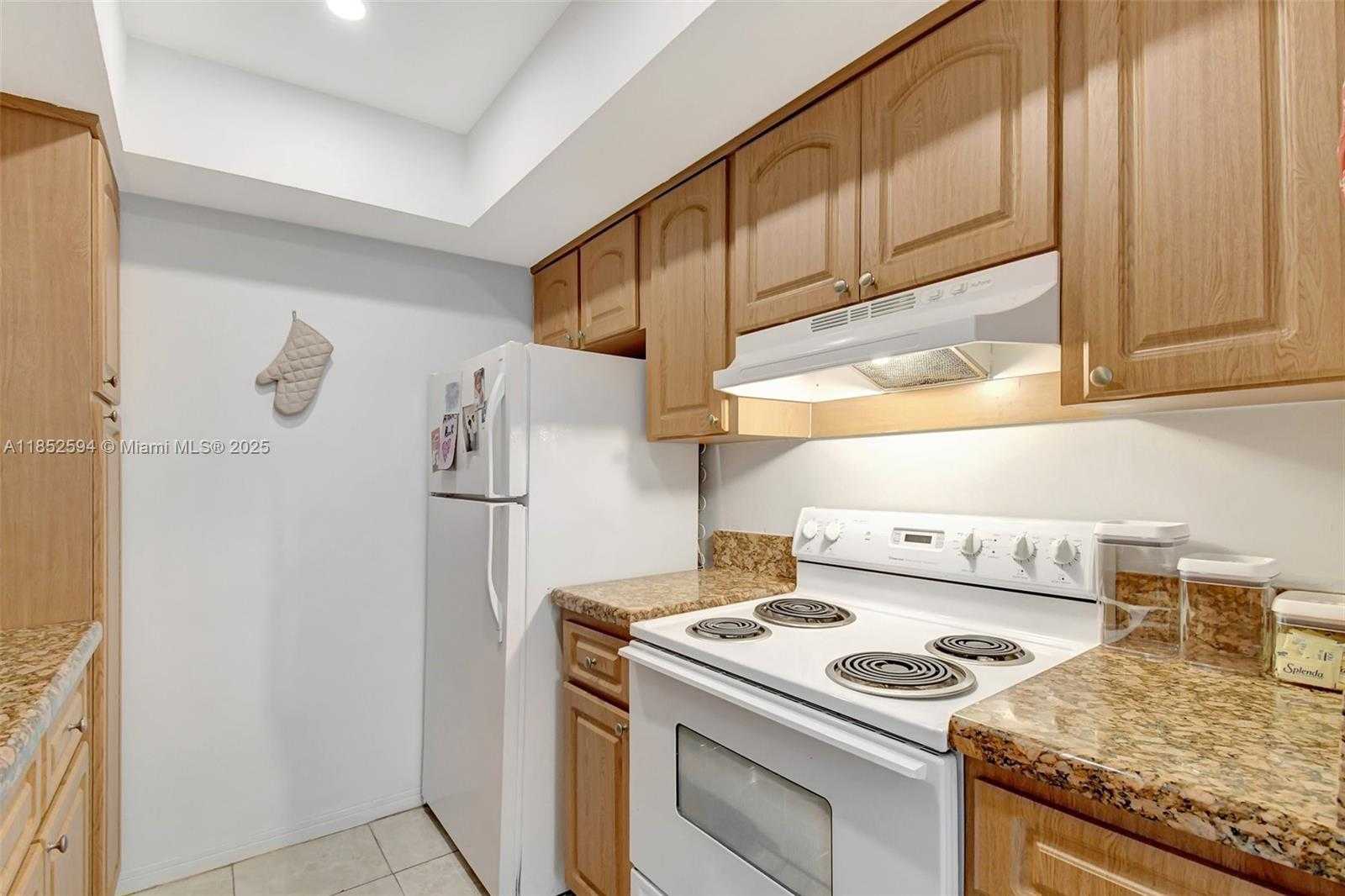 Small Image of 1213 SOUTH EAST 1ST ST, Fort Lauderdale Number 15