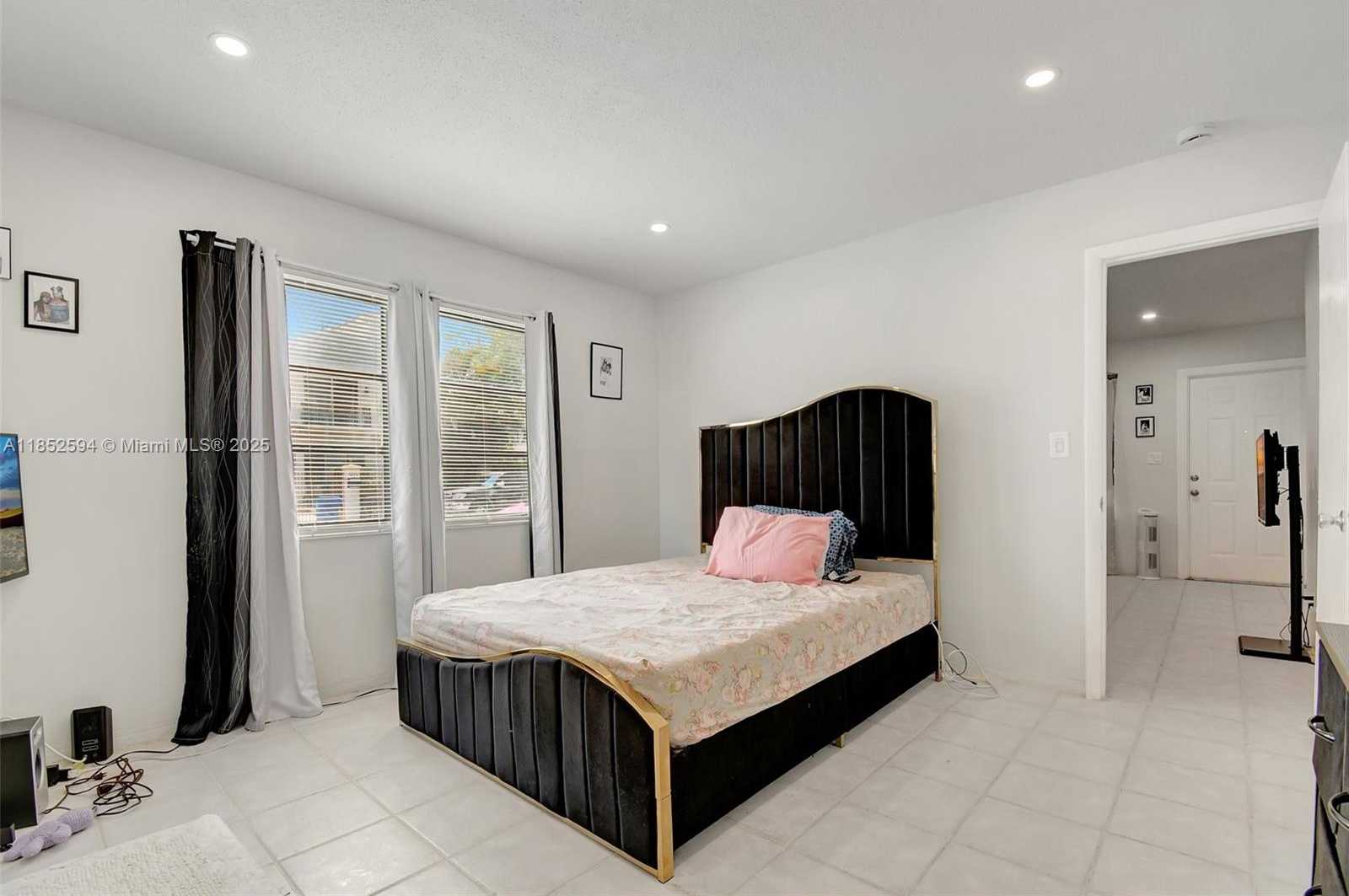 Small Image of 1213 SOUTH EAST 1ST ST, Fort Lauderdale Number 18
