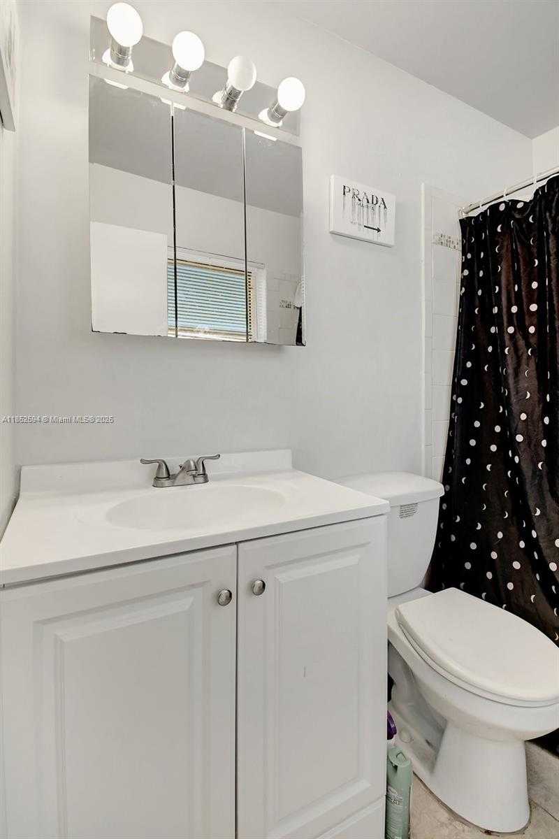 Small Image of 1213 SOUTH EAST 1ST ST, Fort Lauderdale Number 21