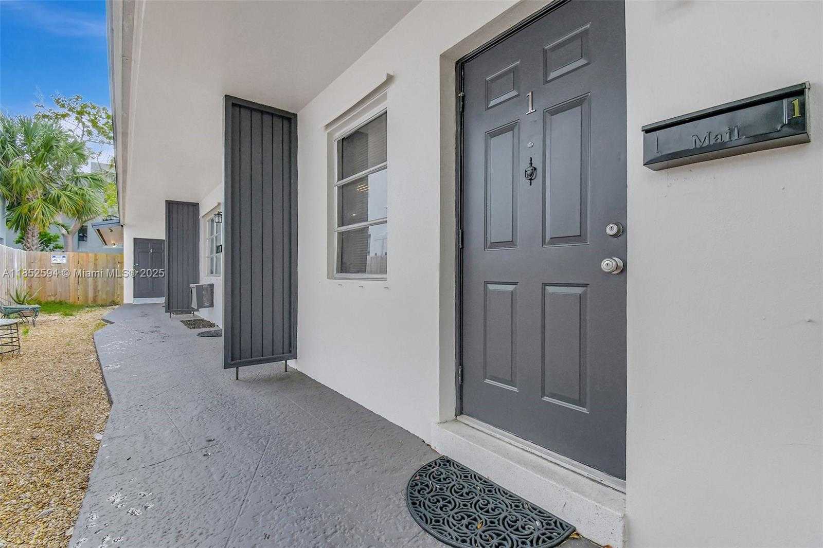 Small Image of 1213 SOUTH EAST 1ST ST, Fort Lauderdale Number 6