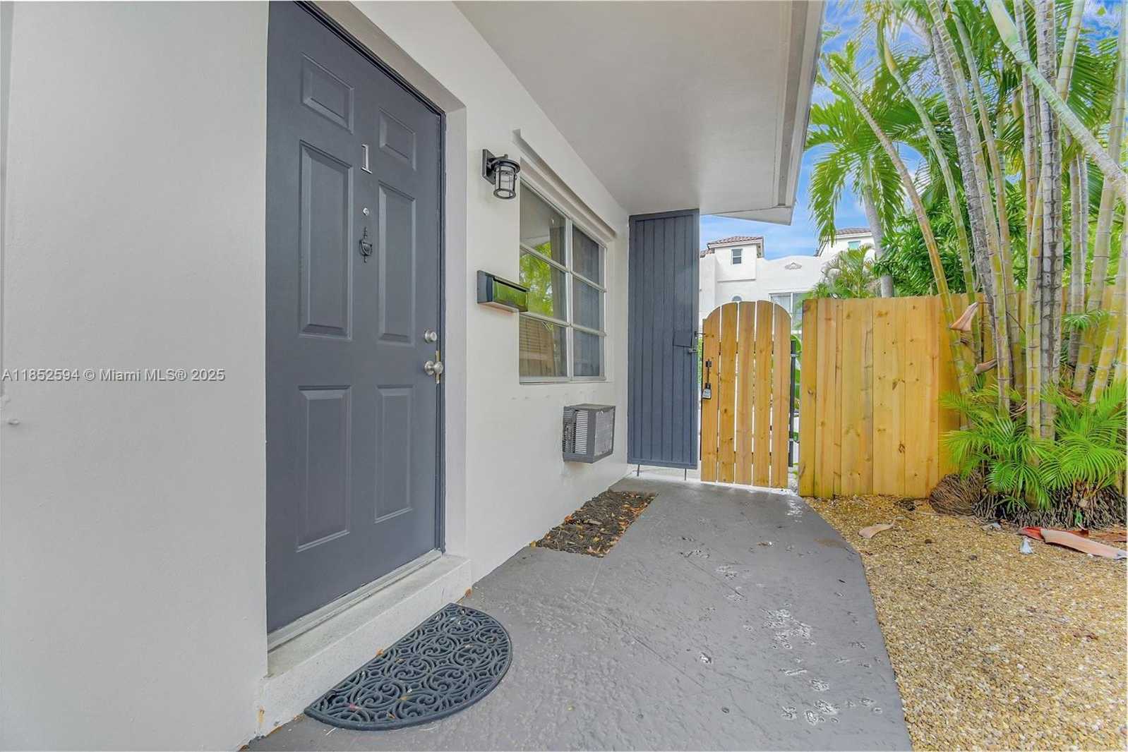 Small Image of 1213 SOUTH EAST 1ST ST, Fort Lauderdale Number 7