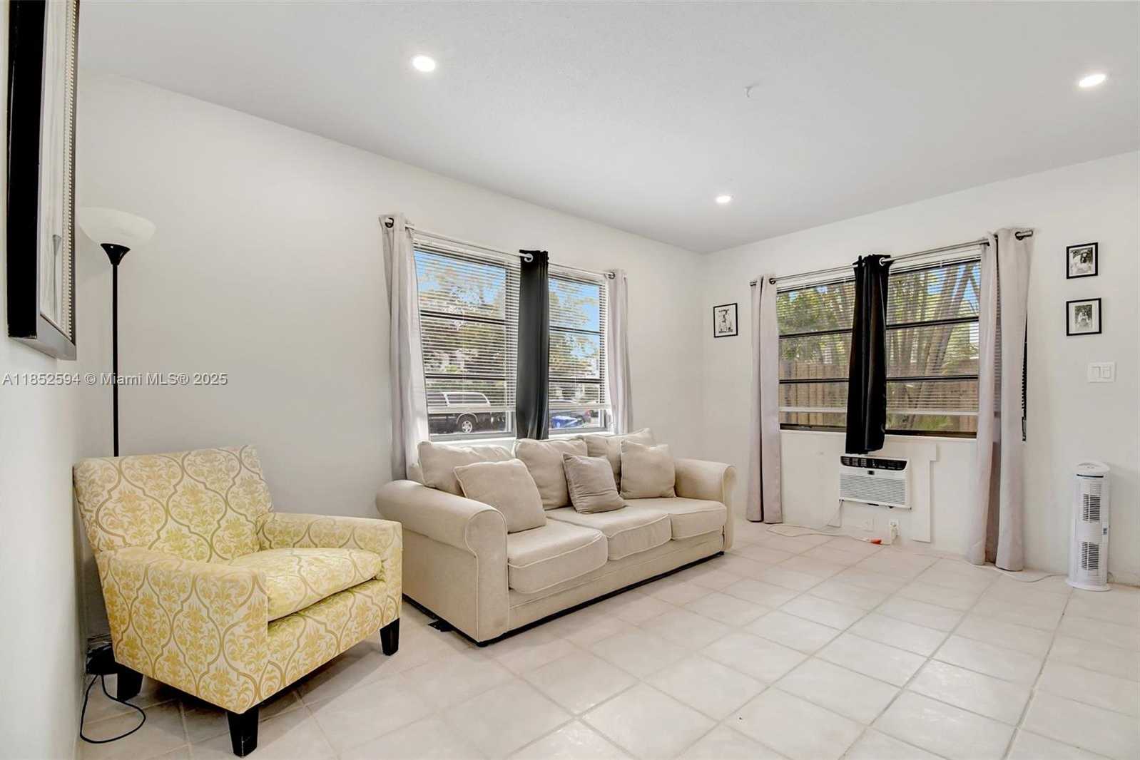 Small Image of 1213 SOUTH EAST 1ST ST, Fort Lauderdale Number 9