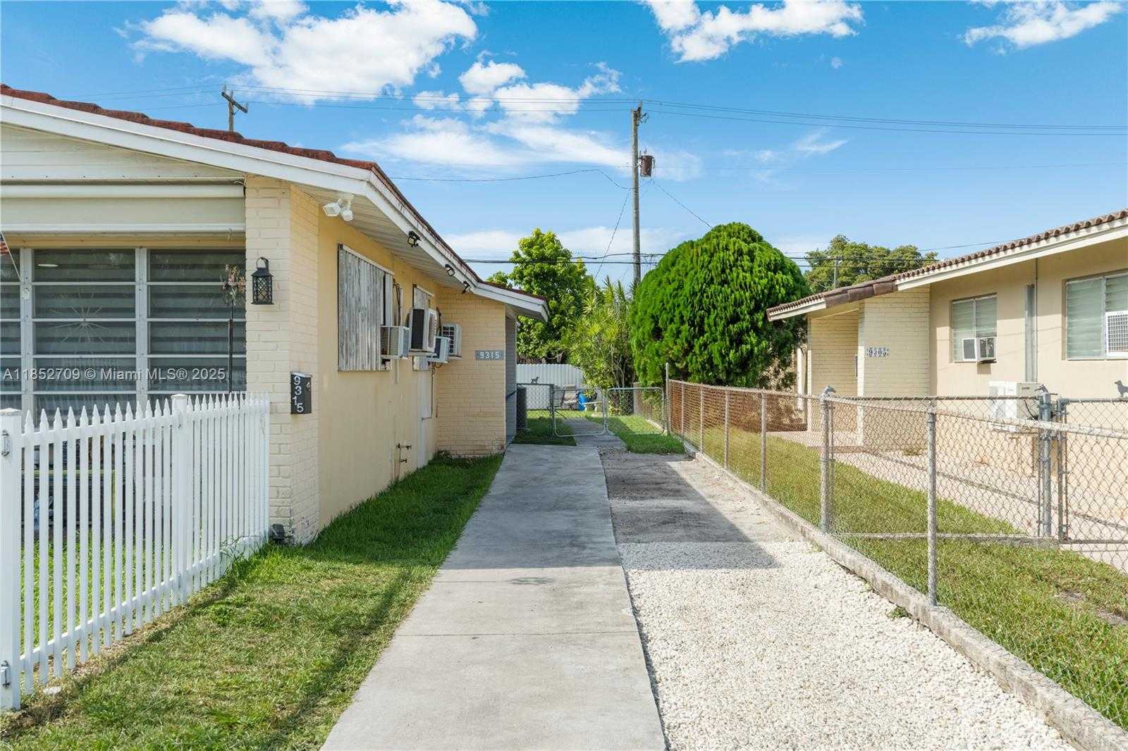 Small Image of 9311 SOUTH WEST 37TH ST #3, Miami Number 13