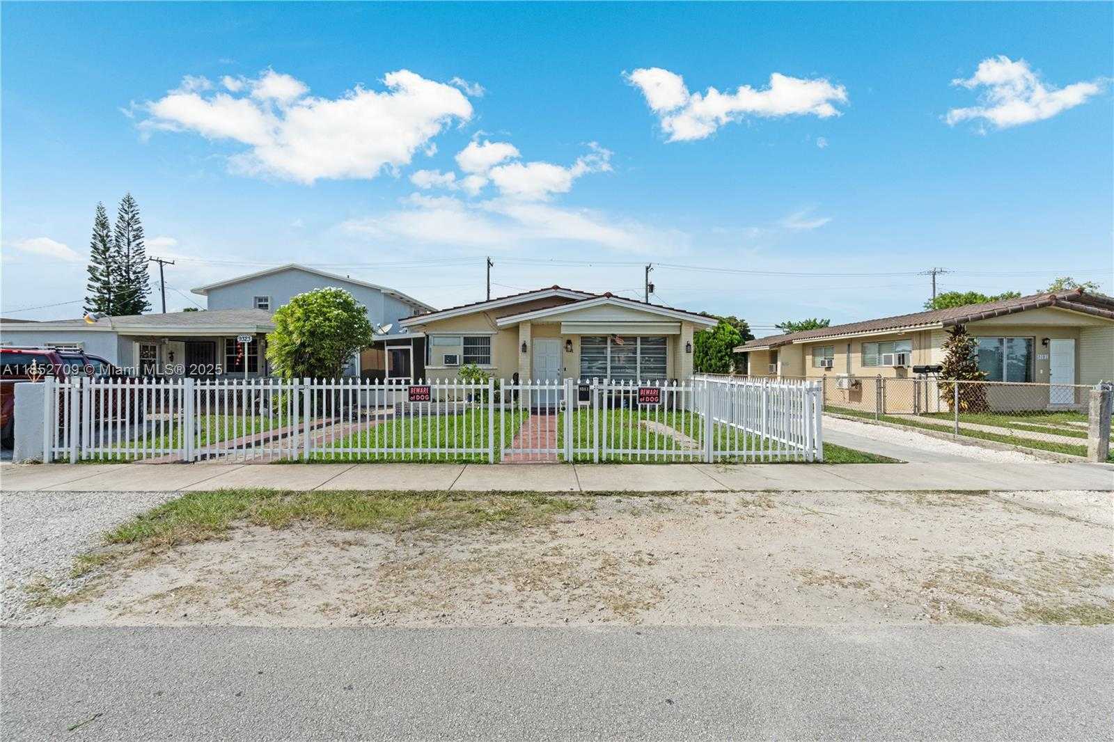 Small Image of 9311 SOUTH WEST 37TH ST #3, Miami Number 2