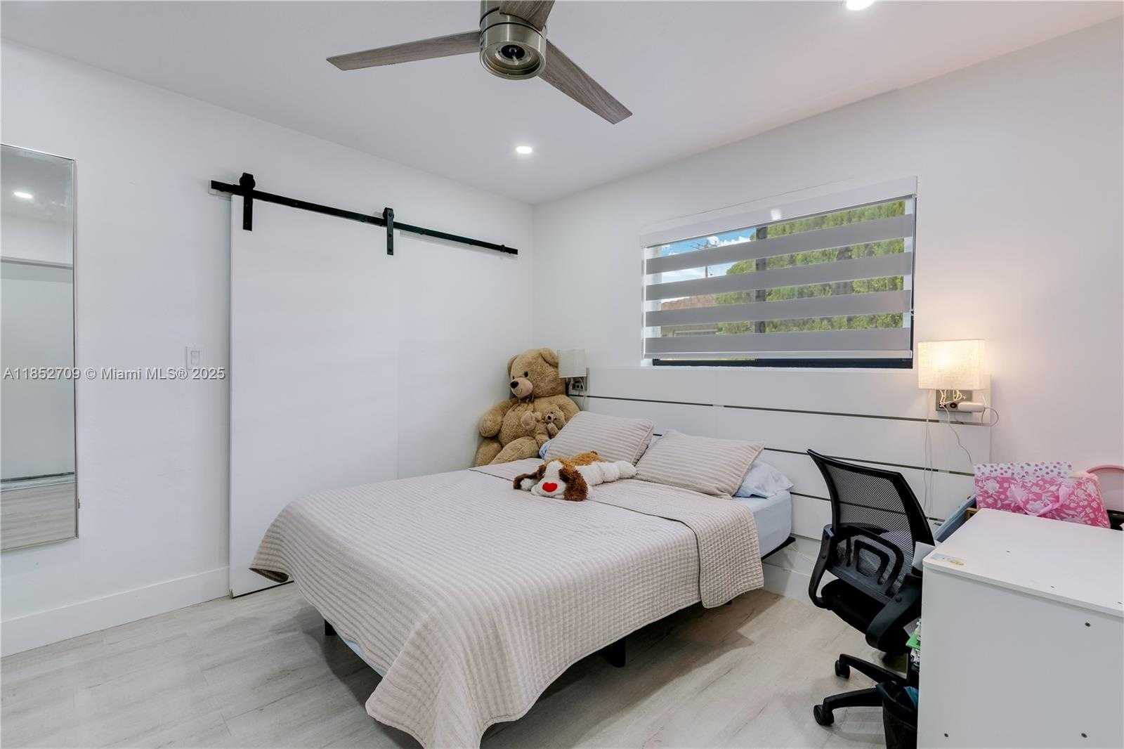 Small Image of 9311 SOUTH WEST 37TH ST #3, Miami Number 21