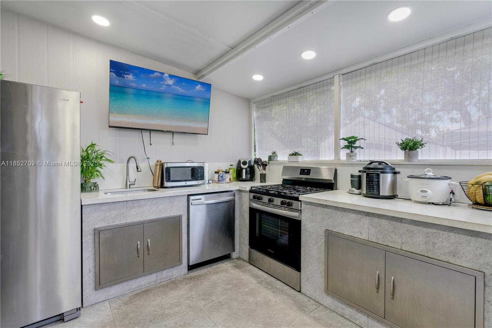 Small Image of 9311 SOUTH WEST 37TH ST #3, Miami Number 26