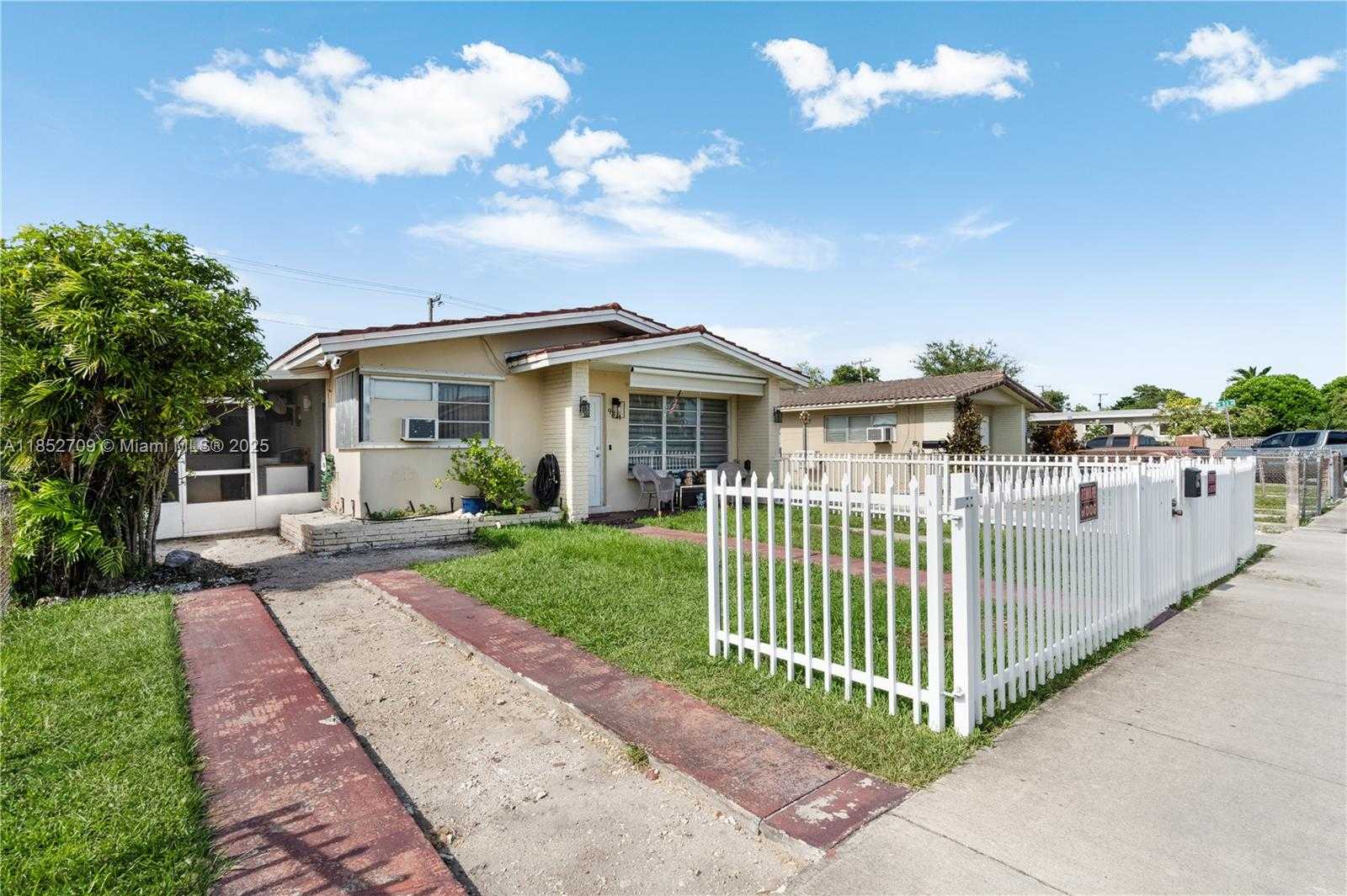 Small Image of 9311 SOUTH WEST 37TH ST #3, Miami Number 3