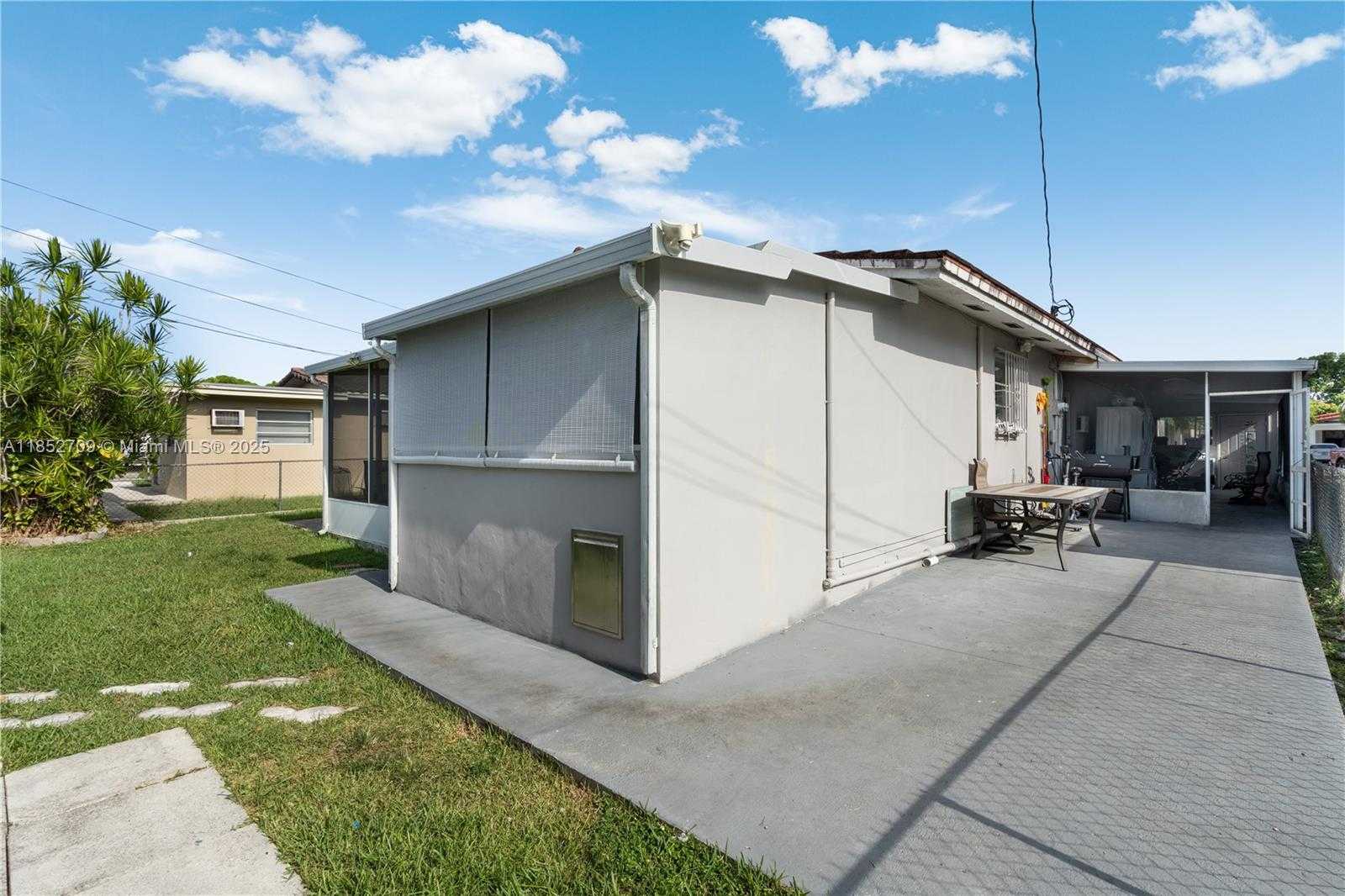 Small Image of 9311 SOUTH WEST 37TH ST #3, Miami Number 30