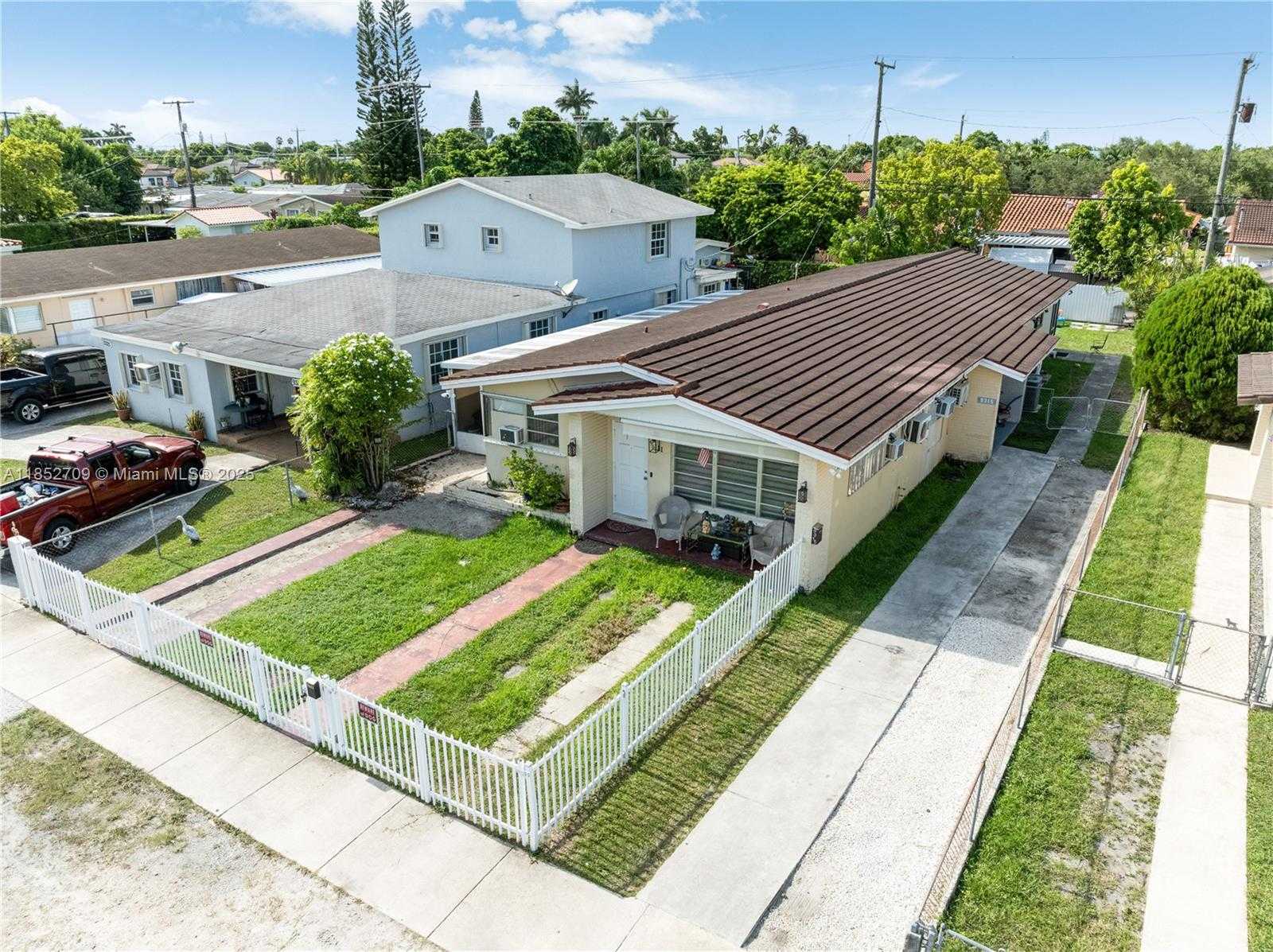 Small Image of 9311 SOUTH WEST 37TH ST #3, Miami Number 32